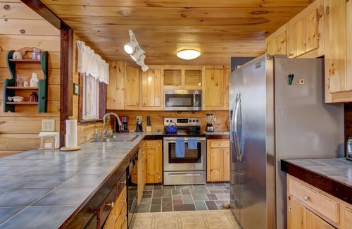 Dedham House | Spacious Lakefront Home on Beautiful Green Lake