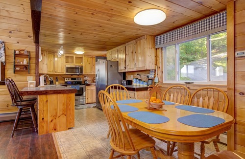 Dedham House | Spacious Lakefront Home on Beautiful Green Lake