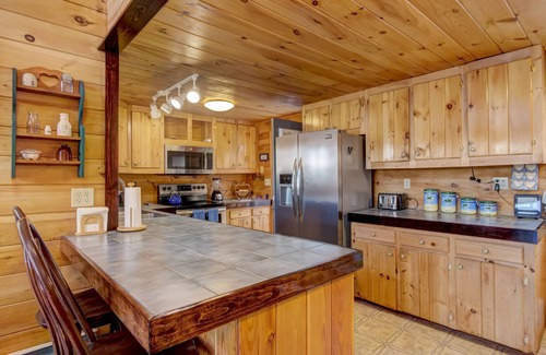 Dedham House | Spacious Lakefront Home on Beautiful Green Lake