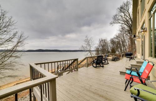 Cadiz House | Spacious Lakefront Kentucky Home Rental!