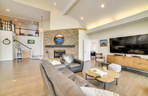 Cadiz House | Spacious Lakefront Kentucky Home Rental!
