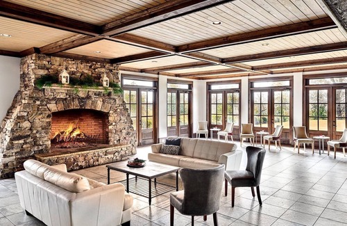 Douglasville Resort | Spacious Lakefront Suite w/Screened Porch & WiFi - Pet Friendly