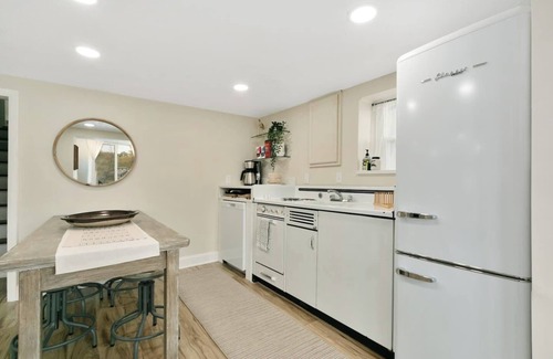 Kansas City House | Spacious Lakefront Home w/3 Bedrooms | 49