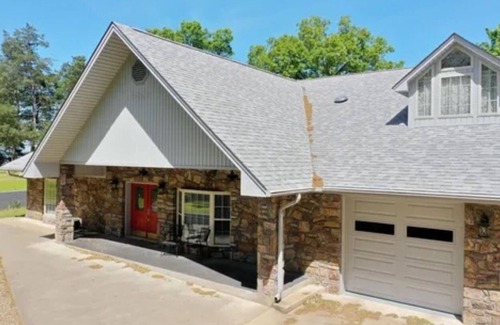 Centerville House | Spacious lakeside home on Lake Dardanelle. Incredible sunsets!