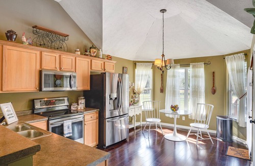 Lebanon House | Spacious Lebanon Home w/Pool: 6 Mi to Downtown!