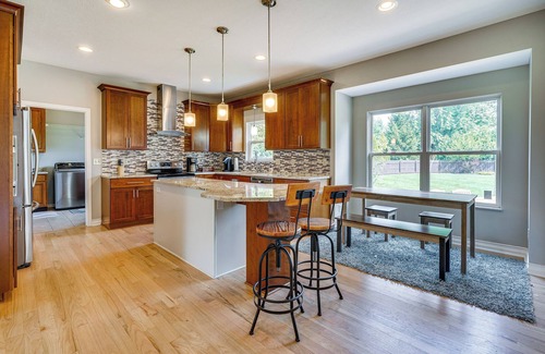 Lewis Center House | Spacious Lewis Center Home w/Yard & Gas Grill!