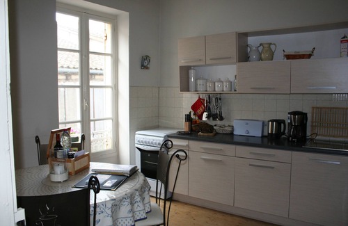 Monflanquin House | Spacious, light & airy, Romantic village home set off Monflanquin Village Square