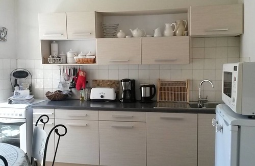 Monflanquin House | Spacious, light & airy, Romantic village home set off Monflanquin Village Square