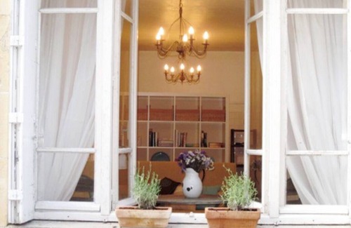 Monflanquin House | Spacious, light & airy, Romantic village home set off Monflanquin Village Square