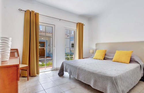 Budens House | Spacious Linked Villas, Poolside location, Fibre optic WIFI