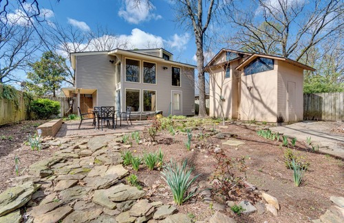 Midtown Cottage | Spacious Little Rock Home w/Yard & Game Room