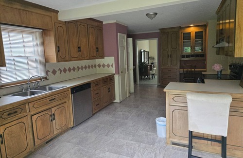 Lynchburg House | Spacious living 3+ bedrooms and huge back yard. 2-car garage & basement