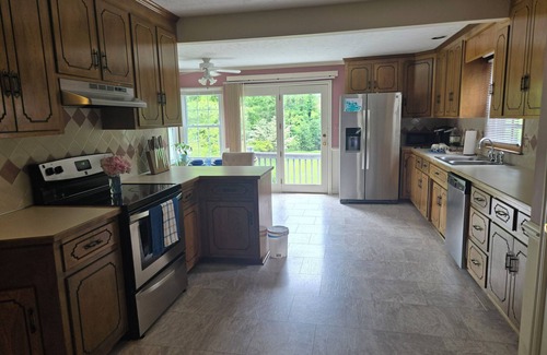 Lynchburg House | Spacious living 3+ bedrooms and huge back yard. 2-car garage & basement