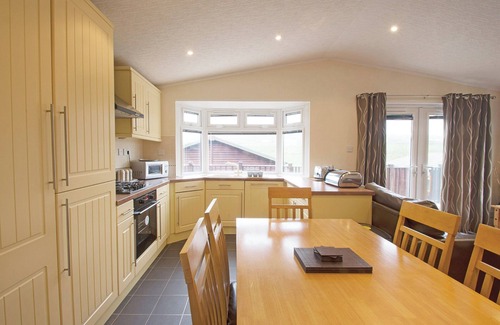 Tintagel Ski Chalet | Spacious lodge with one master double and two twin.
