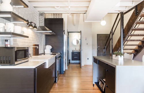 Arts District Apartment | Spacious Loft, 2 Blocks from Broadway! (Loft 302)