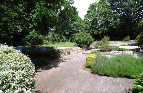 Pluherlin House | Spacious Longere,heated swimming pool, idyllic setting, Southern Brittany, FR