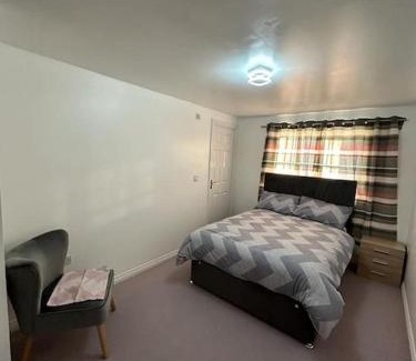 Manchester House | Spacious & Lovely 4 Bedroom Home in Manchester