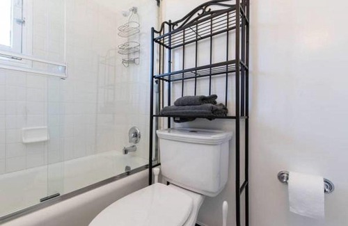 Trafford Apartment | Spacious Lovely apartment
