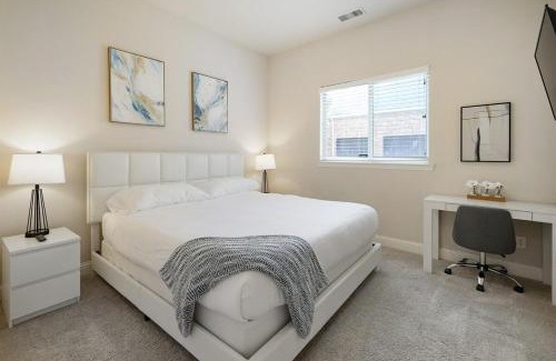 Frisco House | Spacious & Luxe 5 Star Neighborhood Movie Theatre