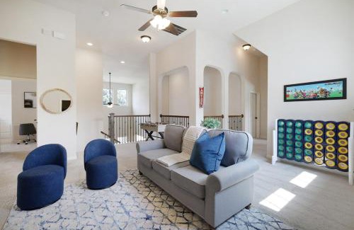 Frisco House | Spacious & Luxe 5 Star Neighborhood Movie Theatre