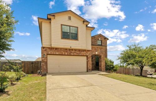 Round Rock House | Spacious Luxe Retreat for family and groups Austin