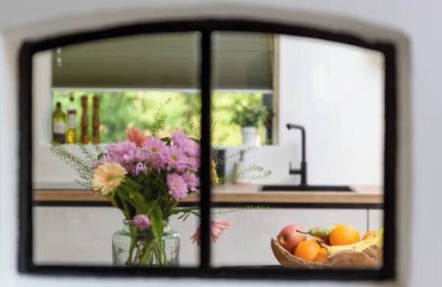Krachtighuizen Cottage | Spacious, luxurious cottage located right on the forest. This is where you come to rest!