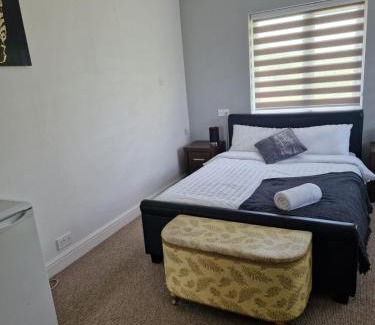 Doncaster House | Spacious Luxurious Serviced Accomodation