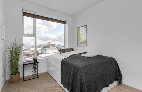 Hliðar Apartment | Spacious Luxury 3BR Apartment with 2 bathrooms 1003