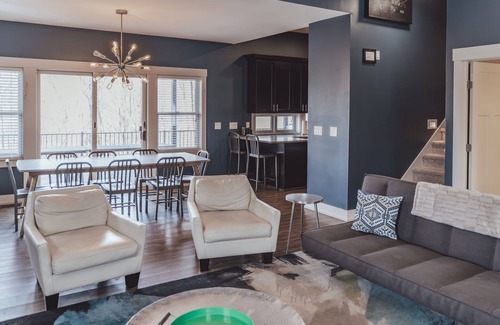 Carbon Hill Cabin | Spacious luxury cabin with hot tub and a great view!