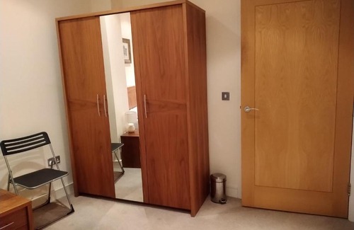 Killarney House | Spacious Luxury Room, Close to Everything.