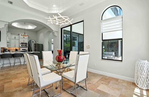 Connors House | Spacious Luxury Waterfront Retreat with Pool & Spa