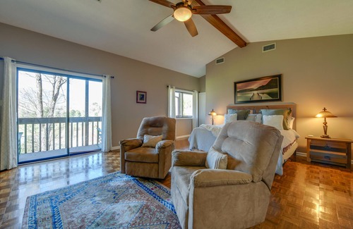 Maggie Valley Cottage | Spacious Maggie Valley Mtn Home w/ Hot Tub & Views