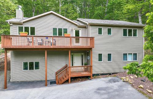 Massanutten House | Spacious Massanutten Home with Hot Tub and Sauna!