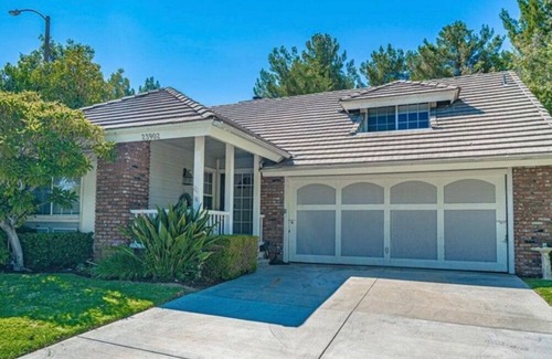 Valencia House | Spacious Master Suite in Charming Valencia