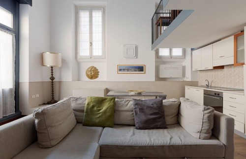 Zona Zara House | Spacious mezzanine studio apartment located on the ground floor of an apartment building, perfecy for 4 people. The apartment is just steps from the MM5 purple "Marche" line, which is perfectly connected to several areas of interest in the city and just