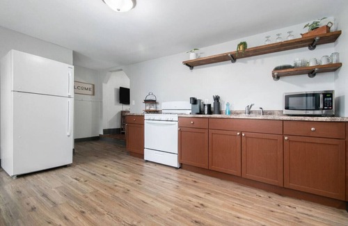 Michigan City Apartment | Spacious Michigan City Getaway - Near Outlet Mall