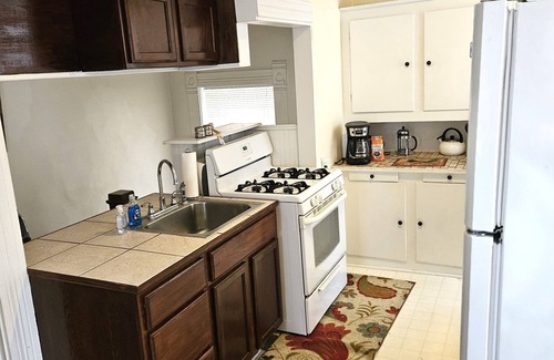 Joslyn Castle Apartment | Spacious Midtown duplex near UNMC, Blackstone, Creighton, 2 bedrooms, 2nd floor