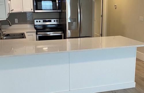 Highland House | Spacious & Modern 2-Bedroom Basement Apartment w/Natural Light & Prime Location