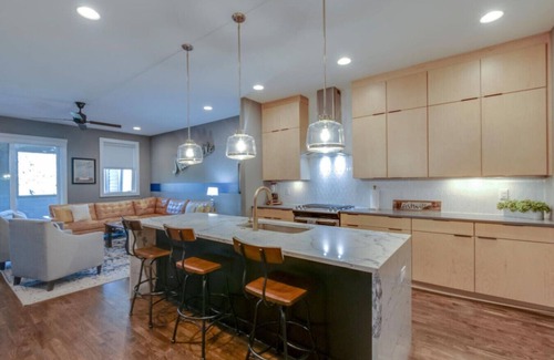 Hadley - Washington House | Spacious & Modern: 2 Rooftops, Stage, Games & More