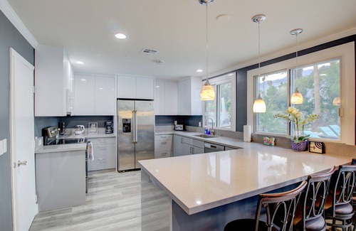 Racquet Club South House | Spacious modern 3BR Saltwater Pool & Hot Tub, BBQ