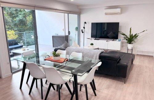 Morningside Apartment | Spacious & Modern Apt Close to City & Airport