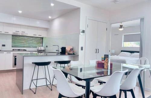 Morningside Apartment | Spacious & Modern Apt Close to City & Airport
