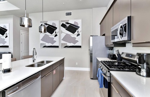 Reunion Hotel | Spacious Modern Condo with Pool Table, Rooftop Terrace and Large Loft. Reunion Resort Water Park Access near Disney at Spectrum Resort Orlando by Rentyl - B44 #239