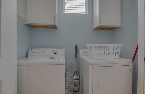Greenway Park House | Spacious & modern home w/ shared pool near beach - snowbirds welcome