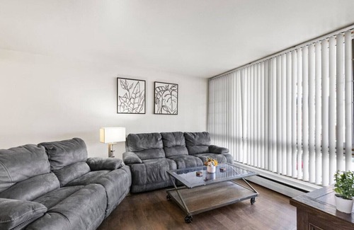 Ferndale Apartment | Spacious & Modern Haven: ~WiFi ~workspace