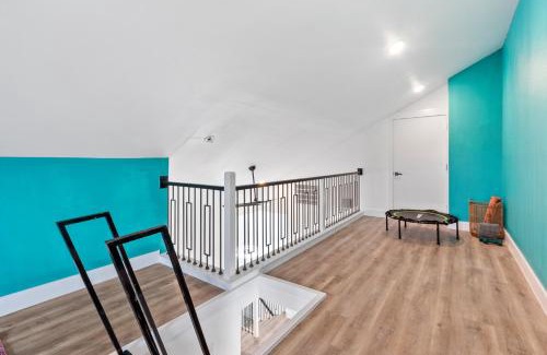 Garden Oaks House | Spacious, modern home with loft, 15 minutes from Downtown Houston