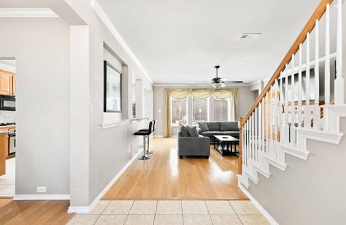 South Arlington House | Spacious & Modern Pool Retreat Near DFW Metroplex!