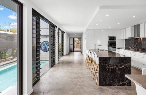 Currimundi House | Spacious, modern, peaceful two-storey family home nestled by Currimundi Lake