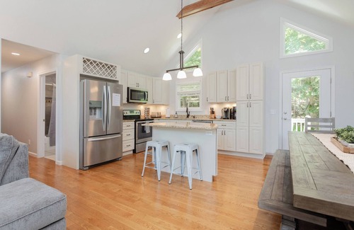 Massanutten House | Spacious Modern Retreat w/Game Room, Huge Deck & Resort Access in Massanutten