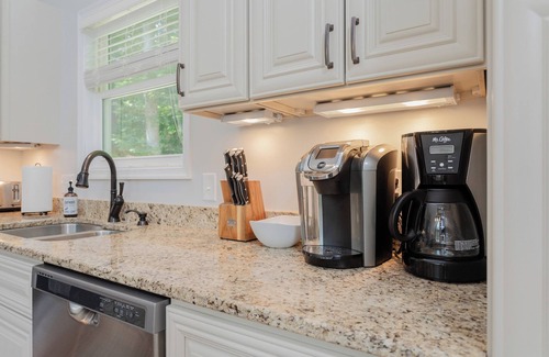 Massanutten House | Spacious Modern Retreat w/Game Room, Huge Deck & Resort Access in Massanutten